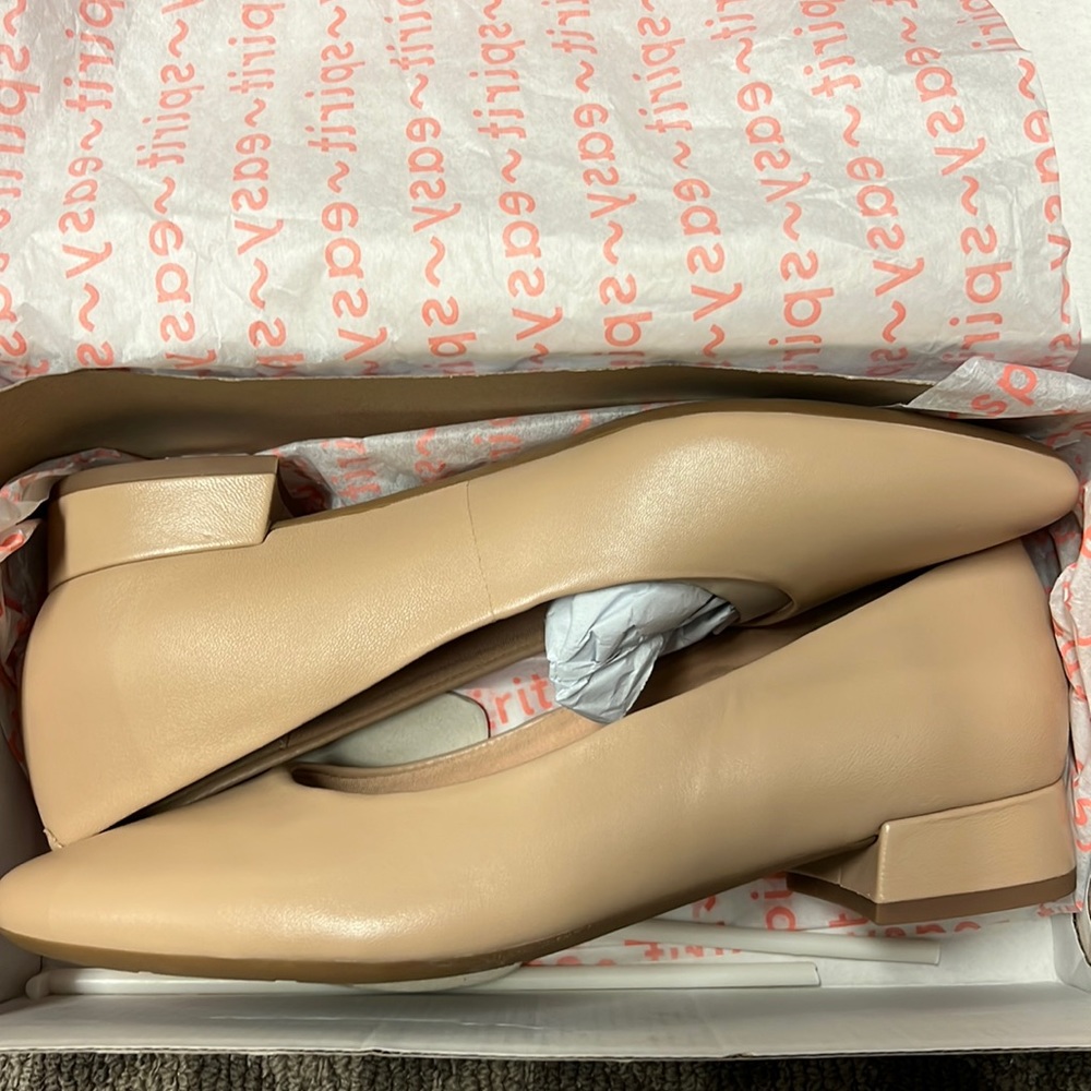 Easy Spirit Flats